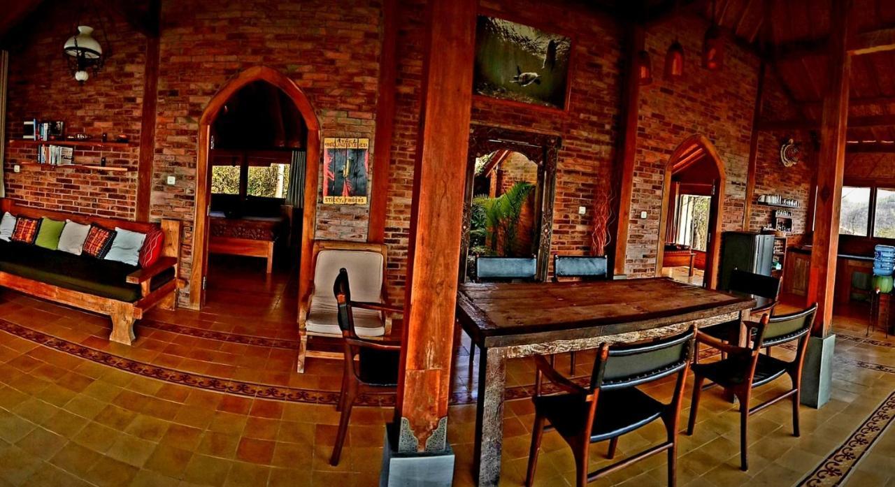 Batu Hill Villa Watukarung Экстерьер фото