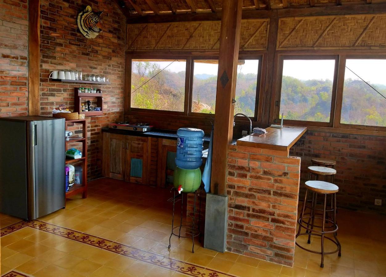 Batu Hill Villa Watukarung Экстерьер фото