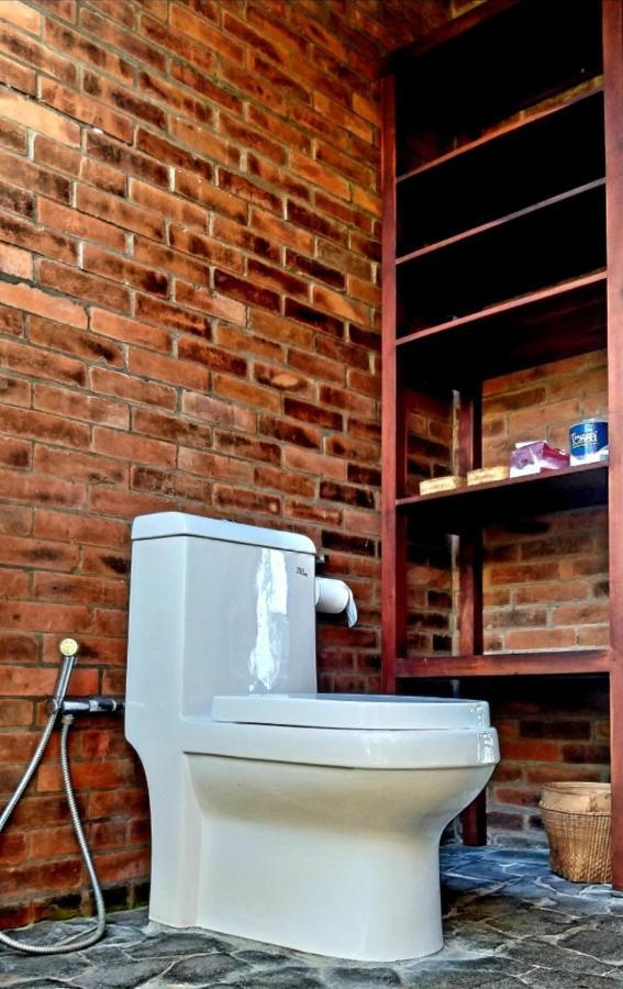 Batu Hill Villa Watukarung Экстерьер фото